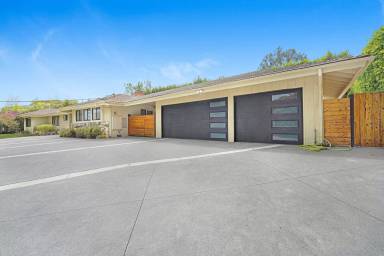 Main picture of 555 Amalfi Dr