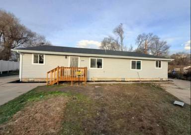 Main picture of 886 Wood St