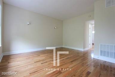 Main picture of 2950 N Seminary Ave