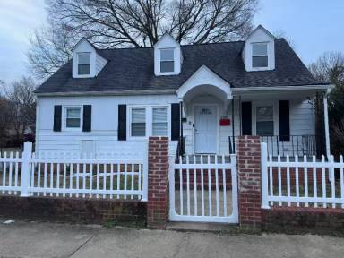 Main picture of 2100 Dinwiddie Ave