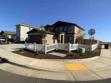 Main picture of 1010 Gamay Dr