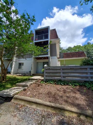 Main picture of 7012 Longstreet Dr