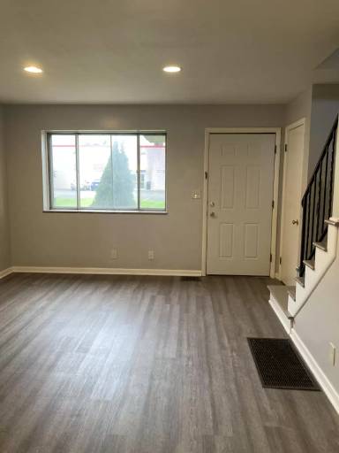 Main picture of 3257 Cleveland Avenue - B