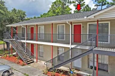 Main picture of 9636 Crofton St