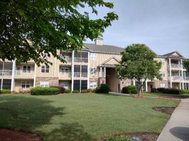 Main picture of 240 Woodlands Way