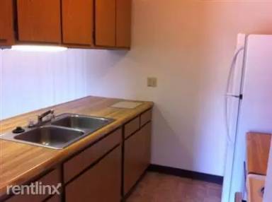 Main picture of 320 Alger St