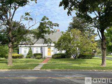 Main picture of 364 S Manning Blvd