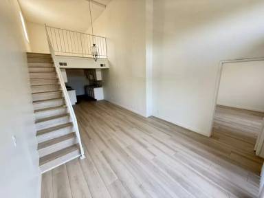 Main picture of 15020 Burbank Blvd