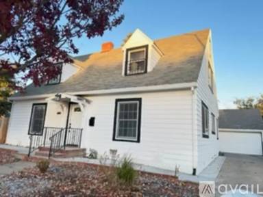 Main picture of 910 S Pleasant Ave