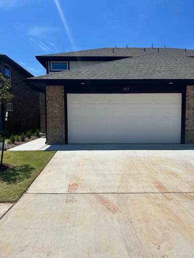 Main picture of 230 SW 34th St