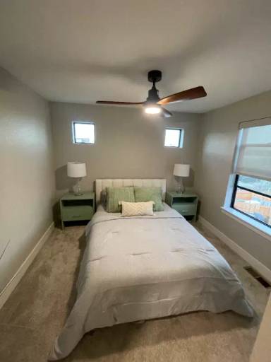 Main picture of 2010 S Holly St