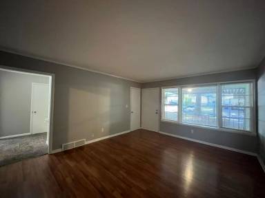 Main picture of 6931 E 6th St