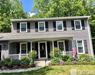 Main picture of 7784 Newington Woods Dr
