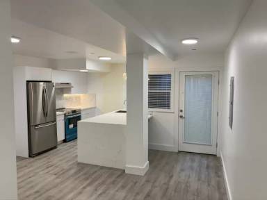 Main picture of 670 Lombard St