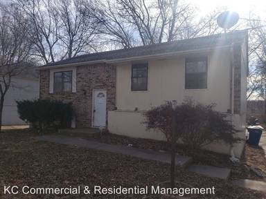 Main picture of 2616 NW Castle Dr
