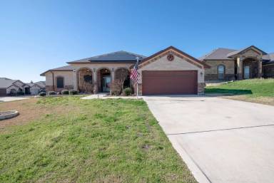 Main picture of 2040 Chinquapin Ln