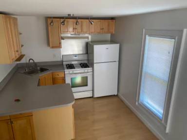 Main picture of 15 Cove Ave