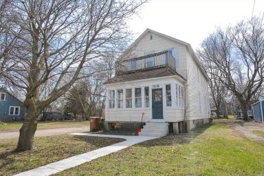 Main picture of 1516 E Hawthorne St