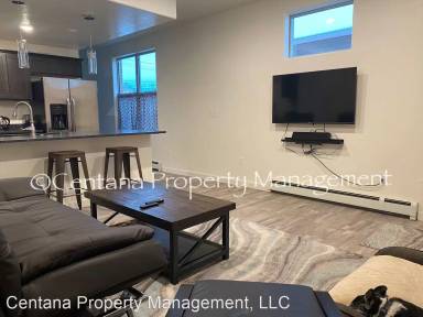 Main picture of 823 S Main St