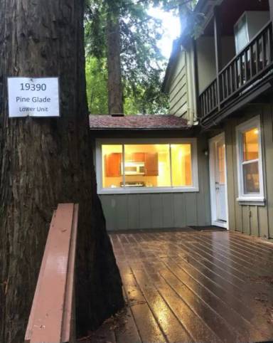 Main picture of 19390 Pine Glade