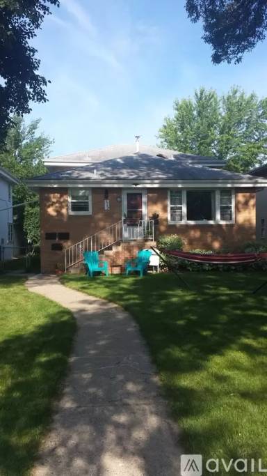 Main picture of 5752 Russell Ave S