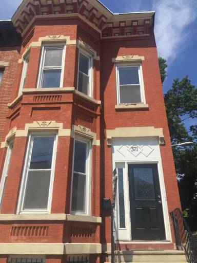 Main picture of 371 Bergen Ave