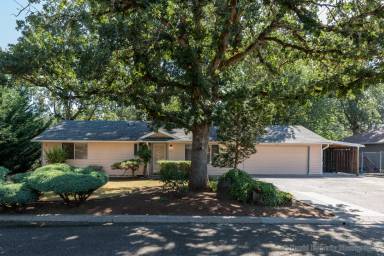 Main picture of 424 Grey Cliffs Ct