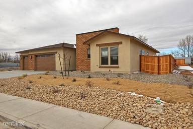 Main picture of 715 Palomino Dr