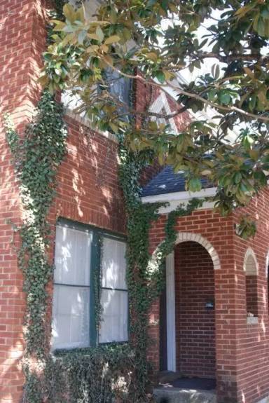 Main picture of 616 W Lafayette St