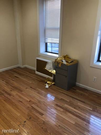 Main picture of 2080 Heath Ave