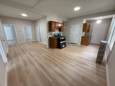 Main picture of 53 Maxwell St