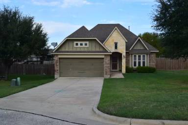 Main picture of 800 Moonbeam Ct