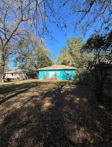 Main picture of 836 E Price St