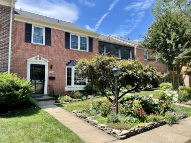 Main picture of 1810 Golf View Ct