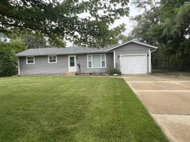 Main picture of 351 Illini Dr