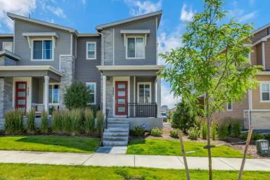 Main picture of 5386A Robb St