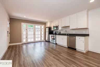 Main picture of 1260 Spring St