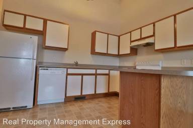 Main picture of 801 E Ryan Dr