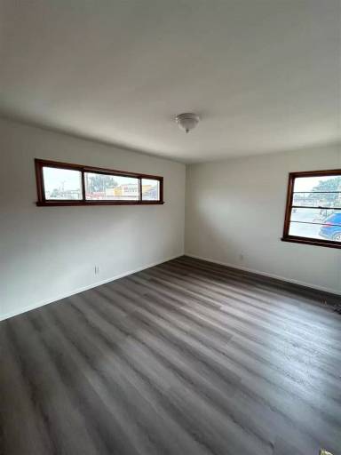 Main picture of 16116 Woodruff Ave