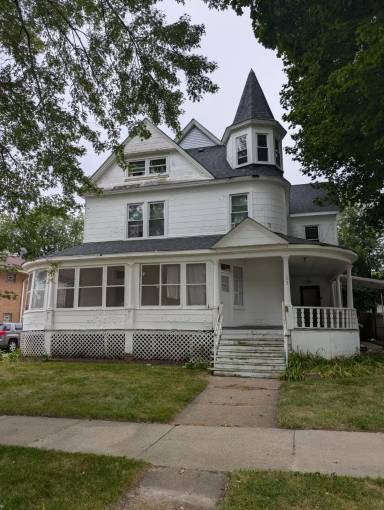 Main picture of 222 N West St