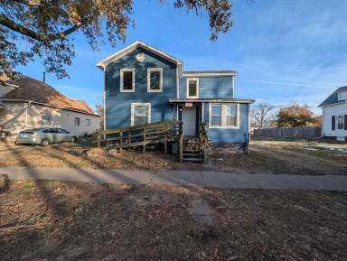 Main picture of 304 E Hill St