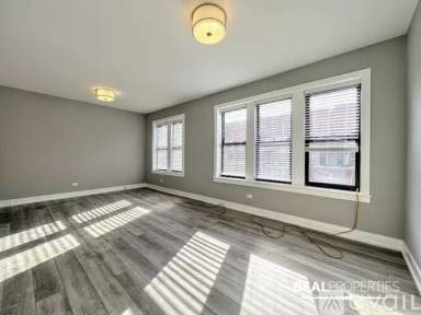 Main picture of 3943 N Janssen Ave