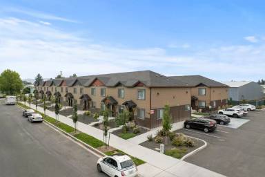 Main picture of 1210 E Lyons Ave