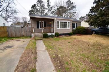 Main picture of 608 Willow Dr