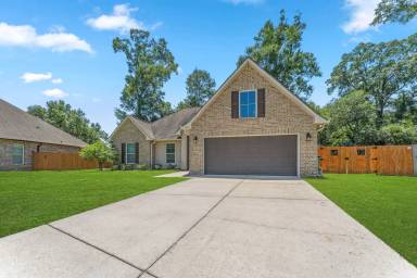 Main picture of 1041 Berkshire Dr