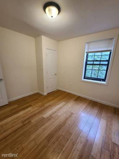 Main picture of 80 W 169th St