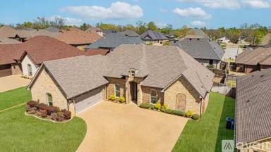 Main picture of 1610 Olympic Dr