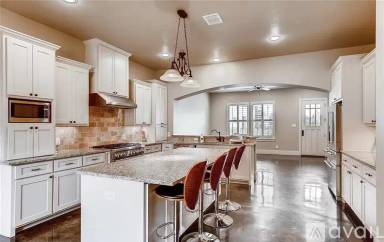 Main picture of 615 Stadtbach St