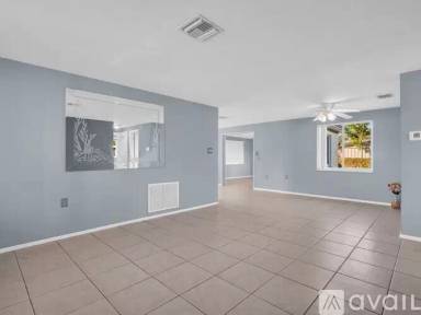 Main picture of 1415 Yale Dr