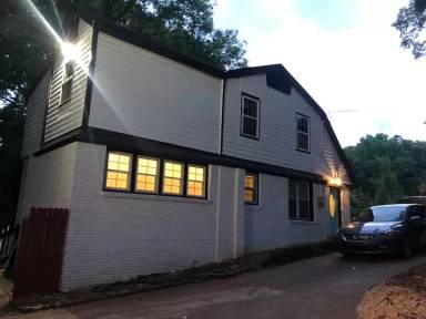 Main picture of 2180 Pryor Rd SW